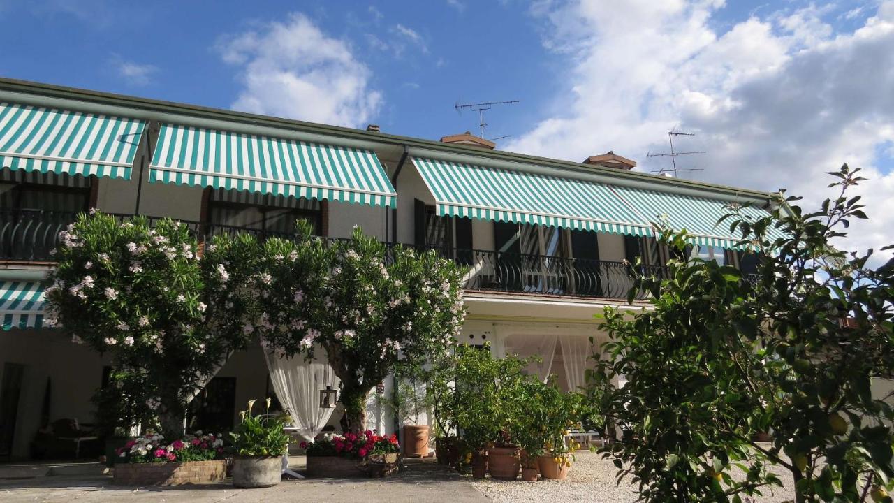 Il Gelso Di Barcuzzi Bed & Breakfast Lonato Ngoại thất bức ảnh
